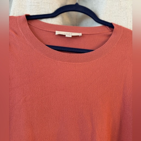 Loft oversized long sleeve sweater. Coral/Rose Color. Size XS. Soft. - Picture 3 of 6